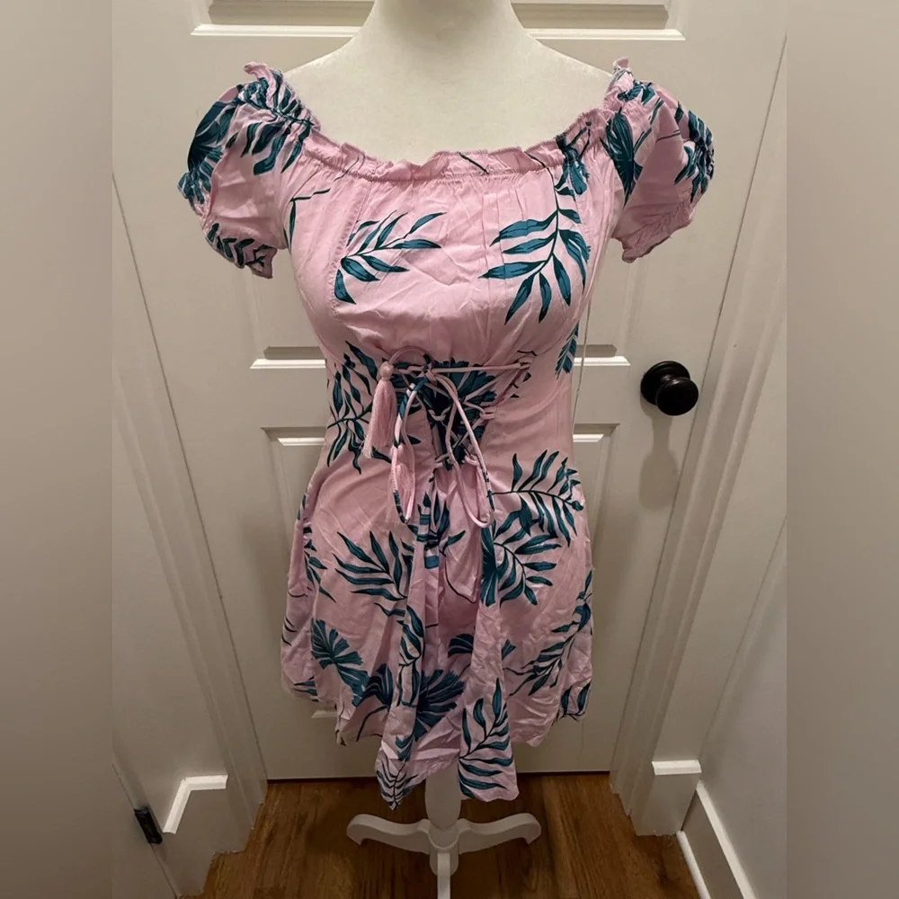 NWT. Sisstrevolution. Peasanatly Palmin’ Mini Dress. Pink & Green. Size XS.